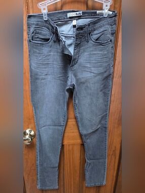 Code Bleu Women's Skinny Jeans in Charcoal Gray